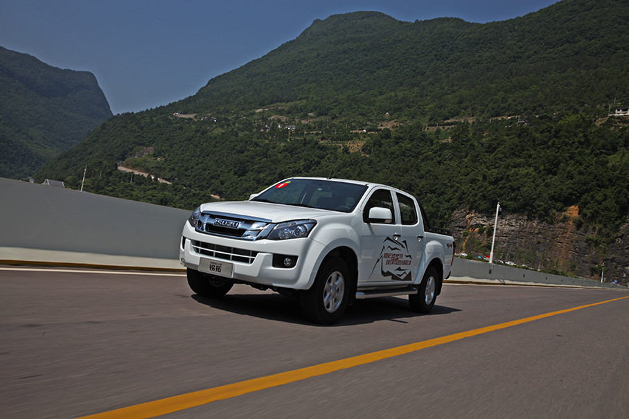 > 试驾江西五十铃铃拓