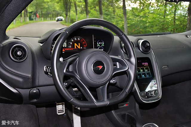 涌不尽的乐趣源泉爱卡试驾迈凯伦570s