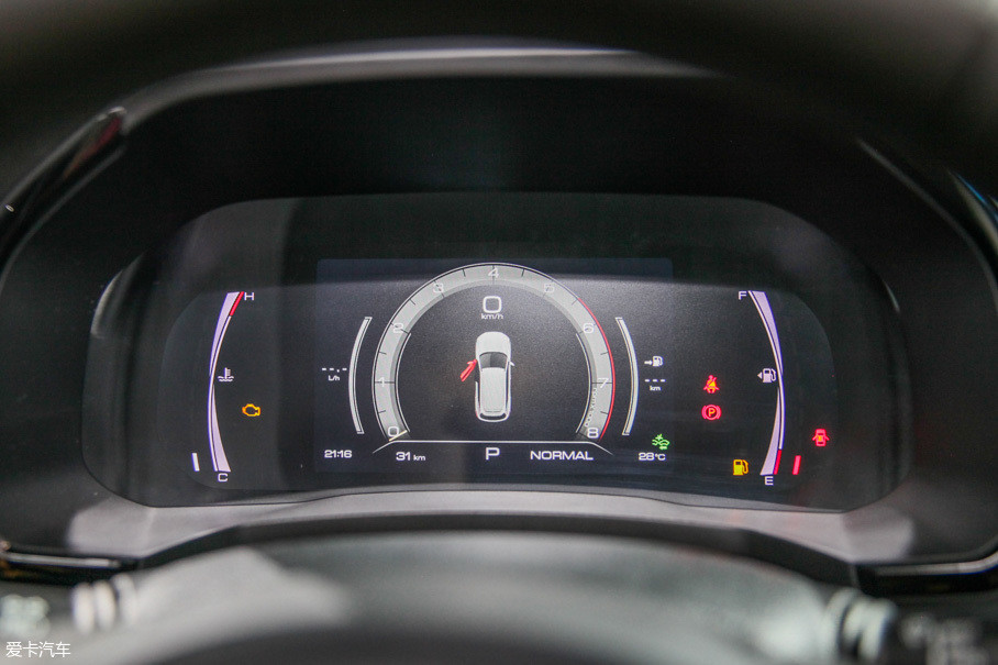 f7配有全液晶仪表盘,显示效果和ui设计比较新颖.