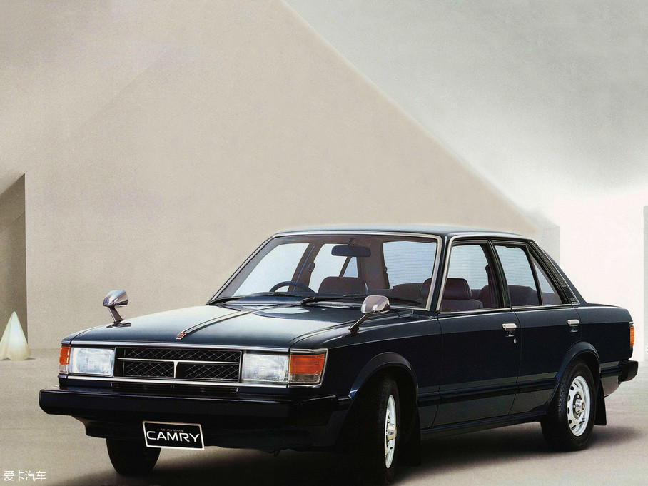 1979年,丰田推出了双门跑车celica的四门版本celica camry