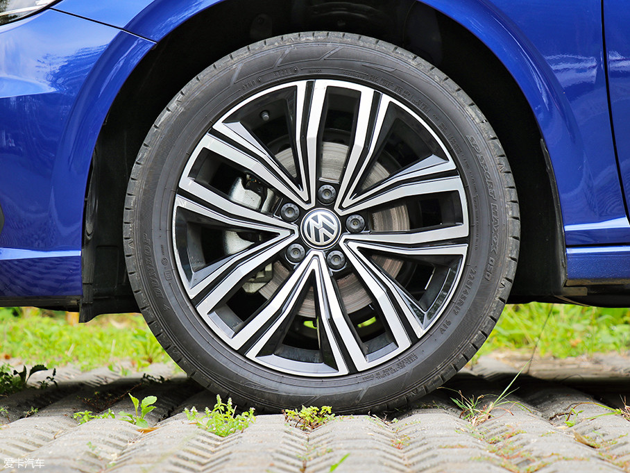 试驾全新一代朗逸两厢