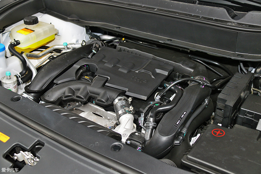 6thp发动机源自东风psa集团,它的最高功率为123kw(167ps),峰值扭矩更