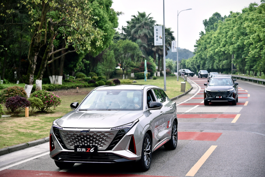 长安汽车2022款长安欧尚Z6