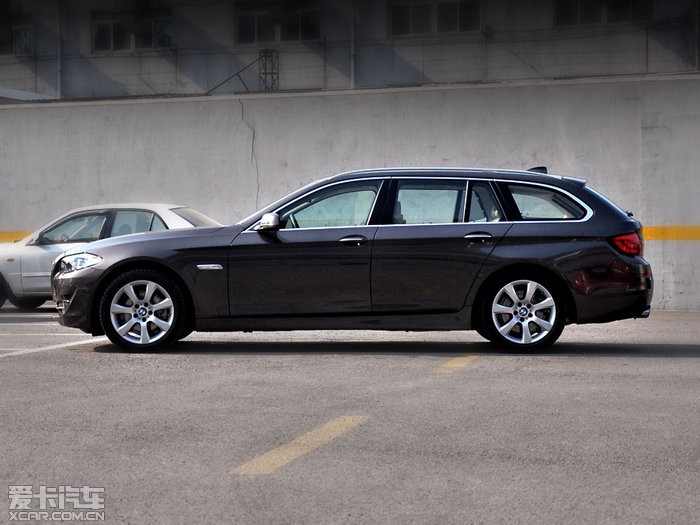 宝马530旅行版图片