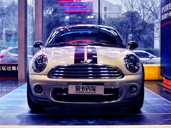 mini cooper coupe图片