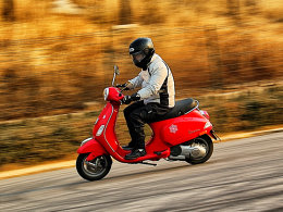������¹ŵ���ѧ���� �Լ�Vespa LX150