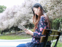 �ֵ���ů����ʱ ��Ů���ӱ߾����һ���