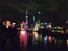 �Ѿ������԰� ���ͻ��ֽ��ϵĶ���ҹɫ