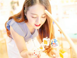 ���ڻ�����һ�� ϱ���Ͱ����ӵ��ǵ���