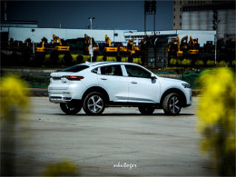 �ſ������һ���ﱳ����SUV  ����F7x