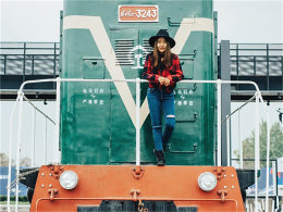 ��������á�INS�� �򿨳ɶ����¹�ҵ��