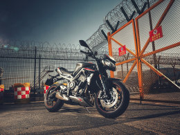 X View99  STREET TRIPLE RS