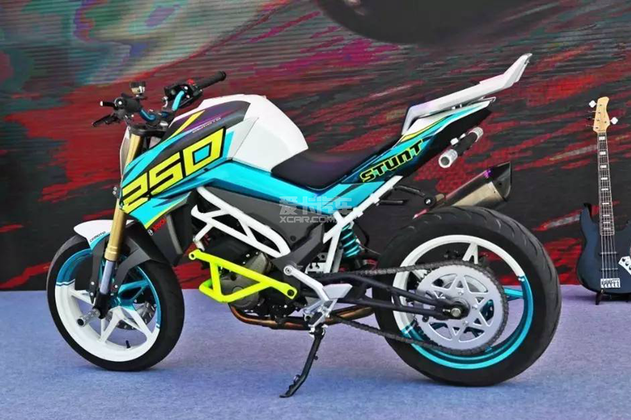 春风250NK即将在2017年重庆摩博会亮相 春风250NK;CF250NK