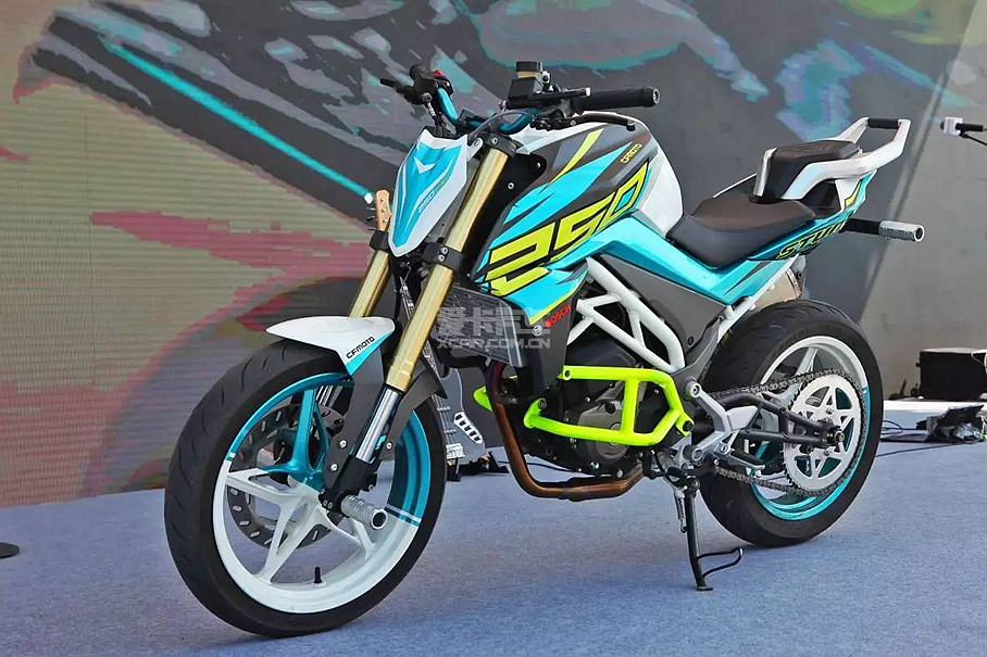 春风250NK即将在2017年重庆摩博会亮相 春风250NK;CF250NK