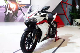 ܳ͸˶ ¡޼300RR