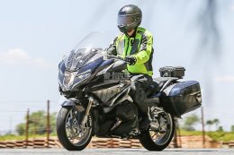 · BMW R 1200 RTع