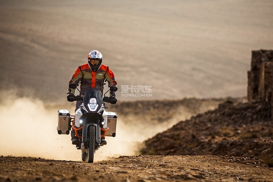 ktm-1090-adventure-r-4-12