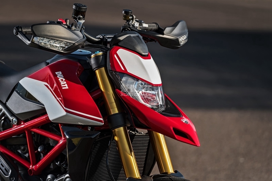 杜卡迪 Hypermotard 950