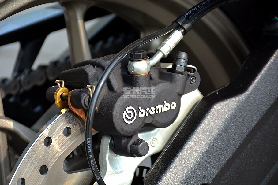 MTSĺɲǯͬΪBremboṩ˫ǯABSϵͳʻ裬ԽҰģʽ£ԹرպABSǣϵͳ