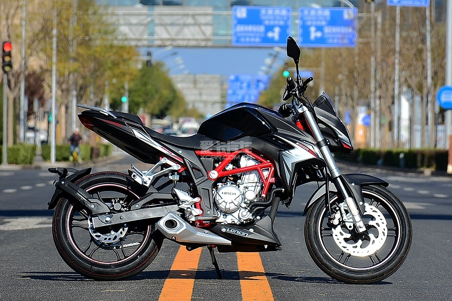 隆鑫无极300R