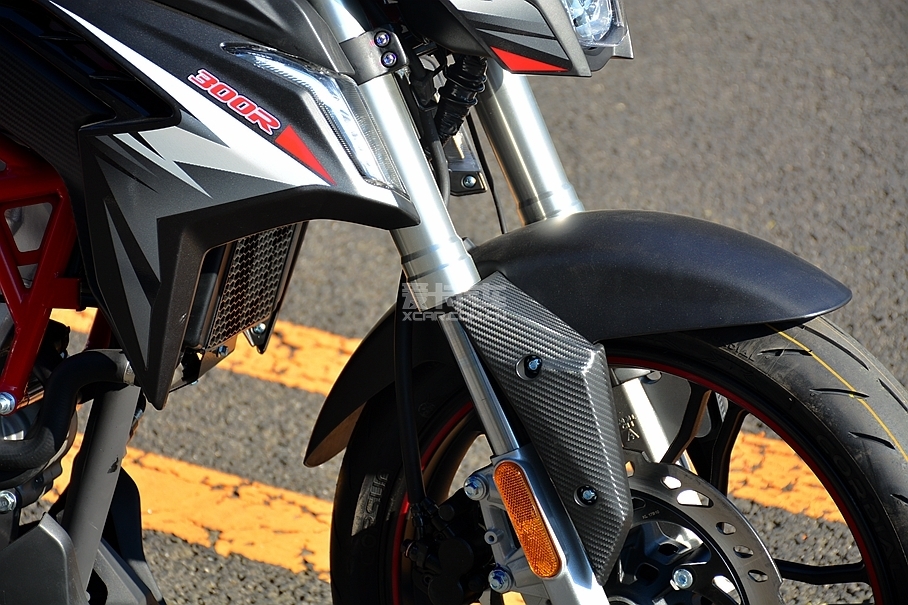 隆鑫无极300R