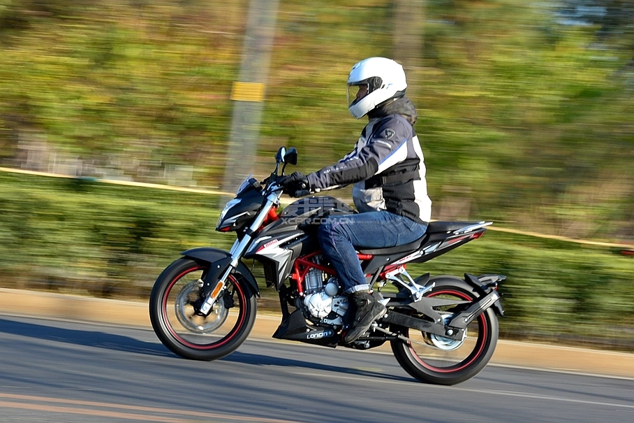 隆鑫无极300R