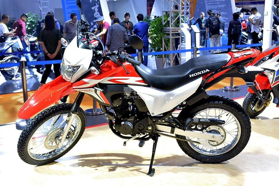 2018上海摩博会新大洲本田xr190l实拍