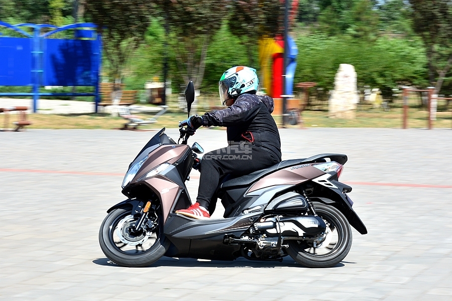 三阳CRUISYM 150试驾;夏杏三阳踏板车;夏杏三阳CRUISYM