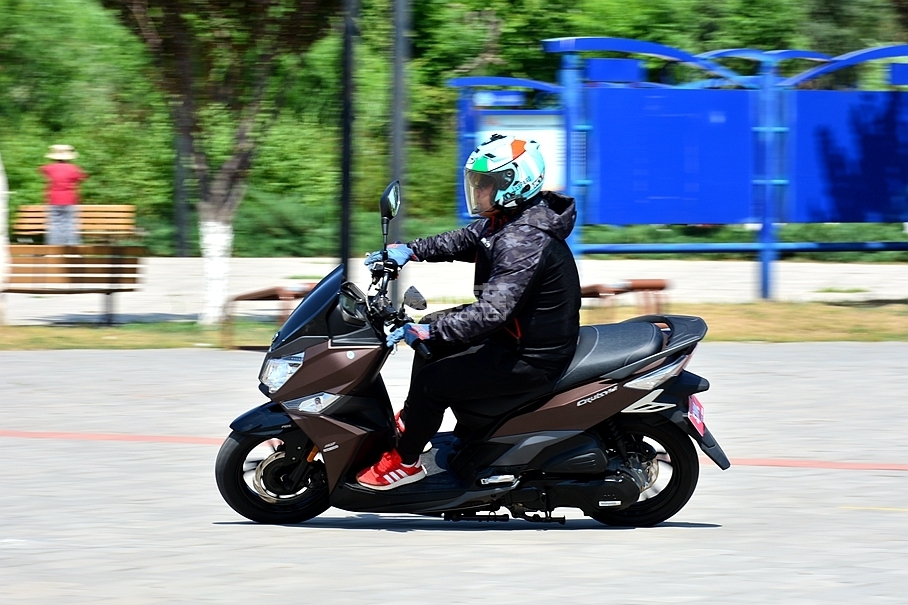 三阳CRUISYM 150试驾;夏杏三阳踏板车;夏杏三阳CRUISYM