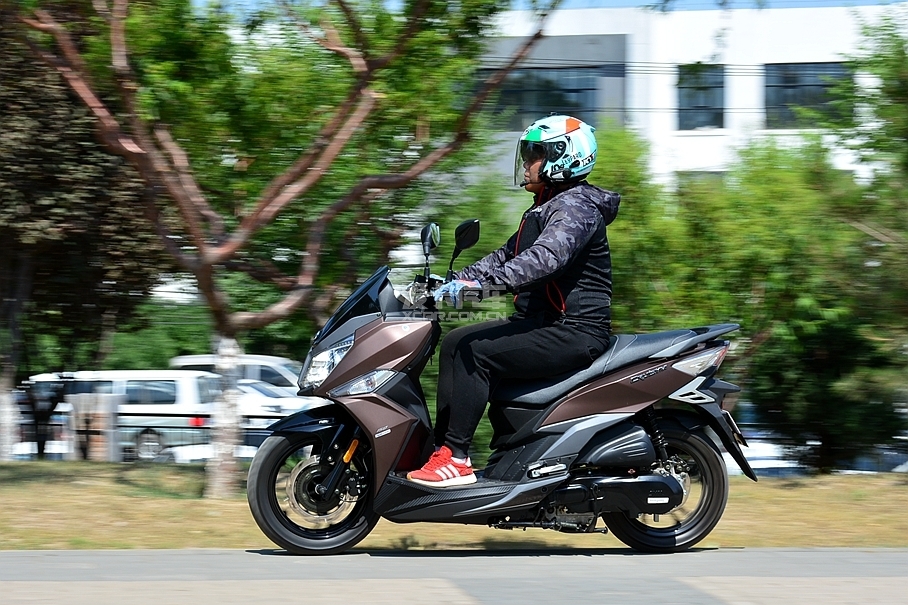 三阳CRUISYM 150试驾;夏杏三阳踏板车;夏杏三阳CRUISYM