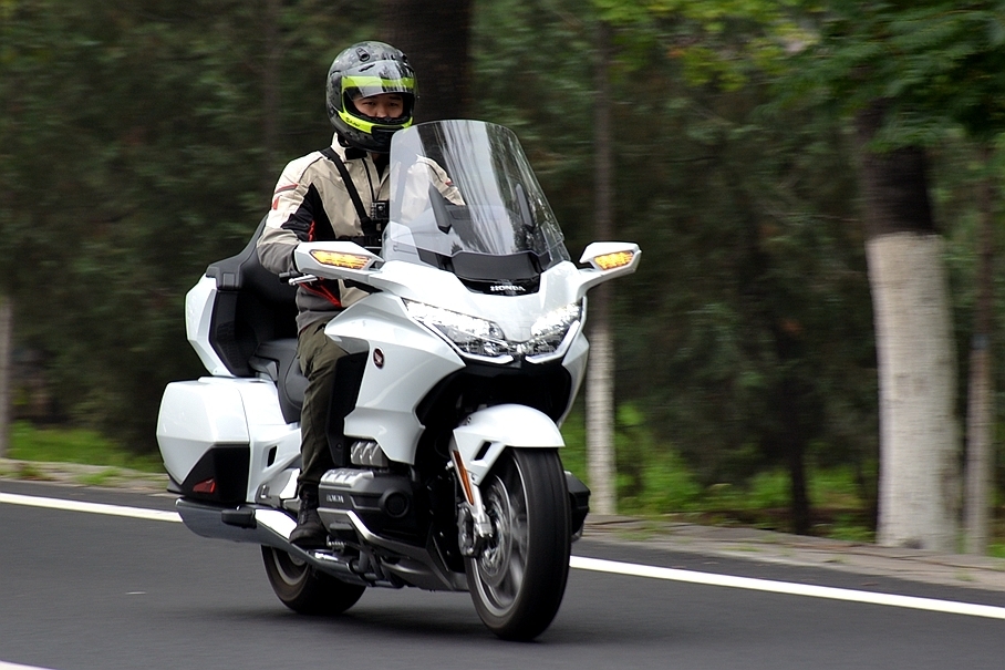 享受豪华休旅试驾全新本田金翼旅行版