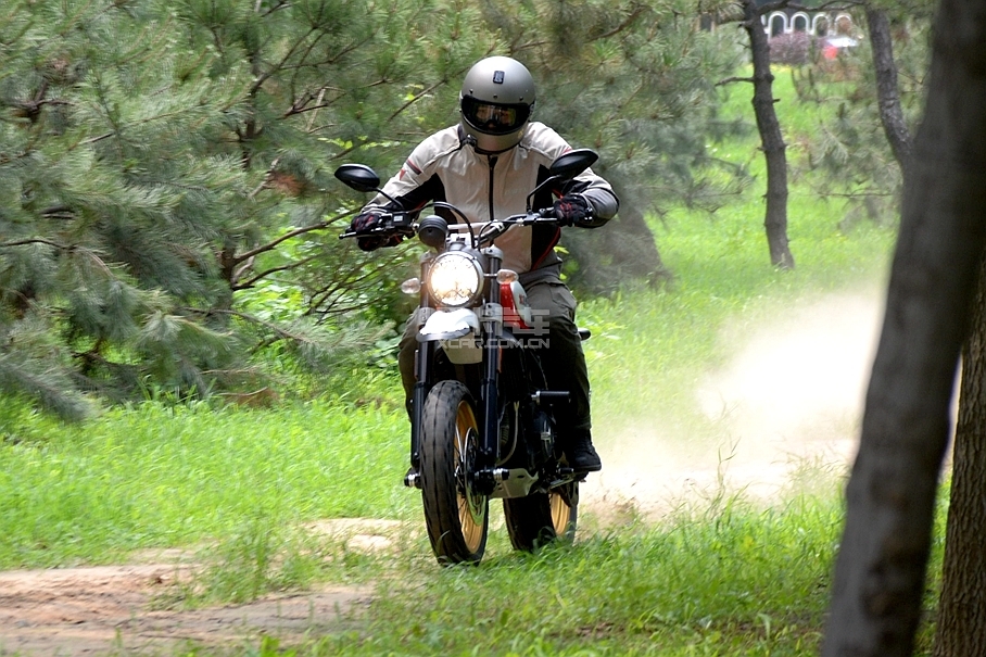 杜卡迪;DUCATI;Scrambler Desert Sled;沙漠雪橇