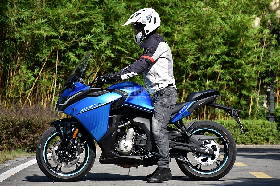 冲击市场空白试春风400gt运动旅行车