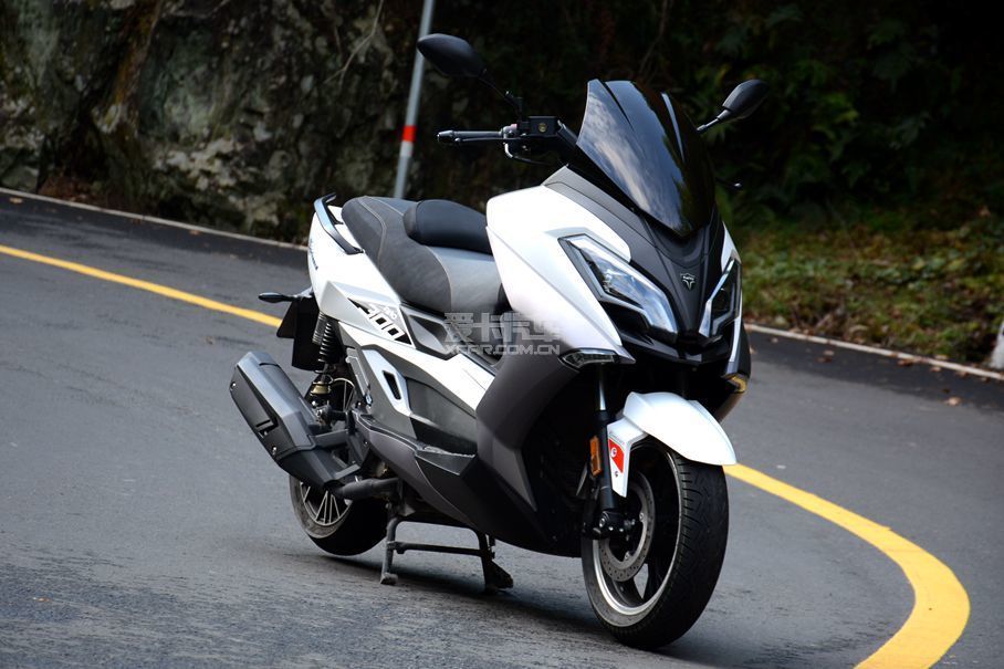 > 台荣探路者300 实拍