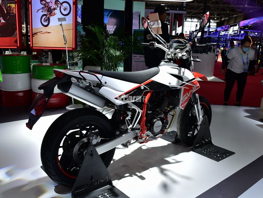 swm;鑫源摩托;swm sm150;sm500;sd650