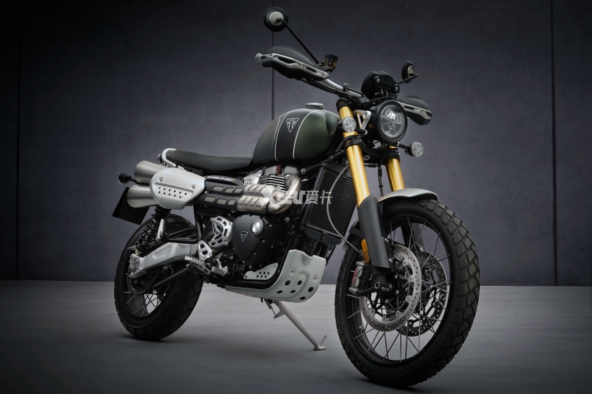 了scrambler 1200 xc,xc版本同样具有纯粹的scrambler风格与强大的