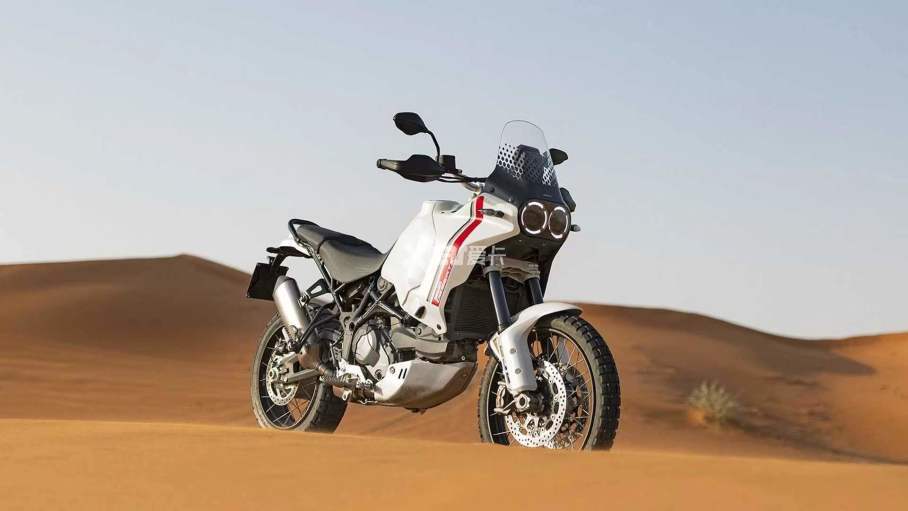 DesertXȻص937ccTestastretta 11 㷢ϤMultistrada 950/V2ڳвС𣬶ҲԳƵĴ͸ٵϰϣMultistradaϵг͸ӦԳ;Ͷ·