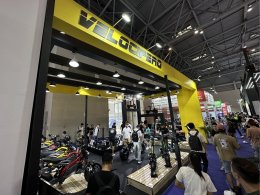 ˹����VelociferoЯ����³�����Ħչ