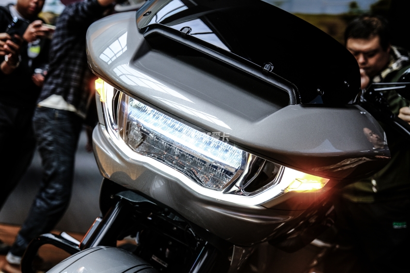 哈雷;哈雷戴维森lHarley-Davidson;CVO大道滑翔;CVO公路滑翔
