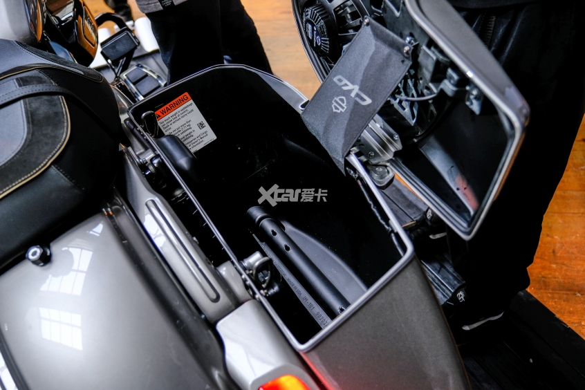 哈雷;哈雷戴维森lHarley-Davidson;CVO大道滑翔;CVO公路滑翔