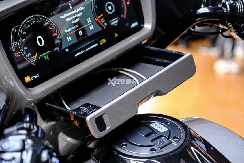 哈雷;哈雷戴维森lHarley-Davidson;CVO大道滑翔;CVO公路滑翔