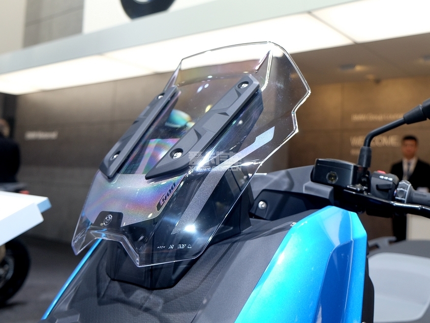 BMW C400X