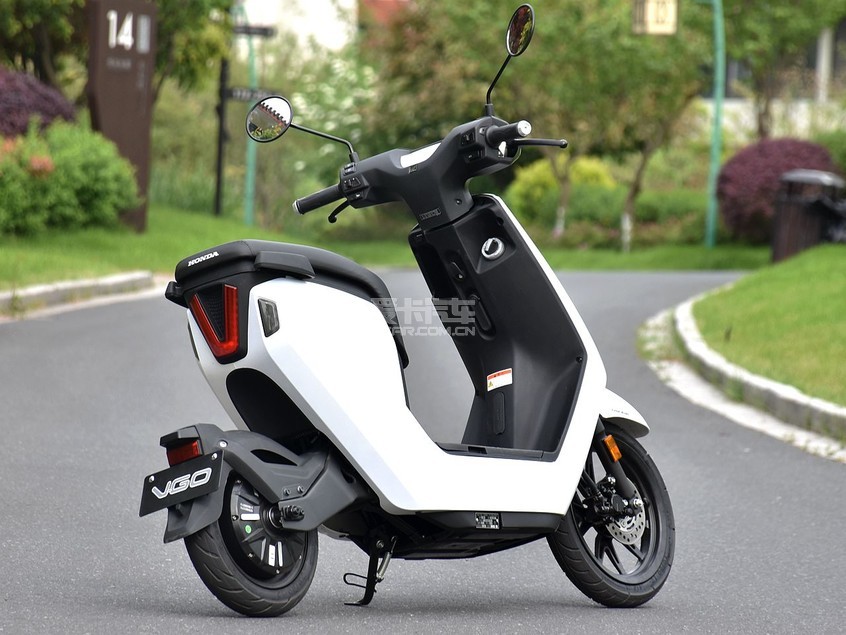 灵动安全试驾本田vgo锂电池电动摩托