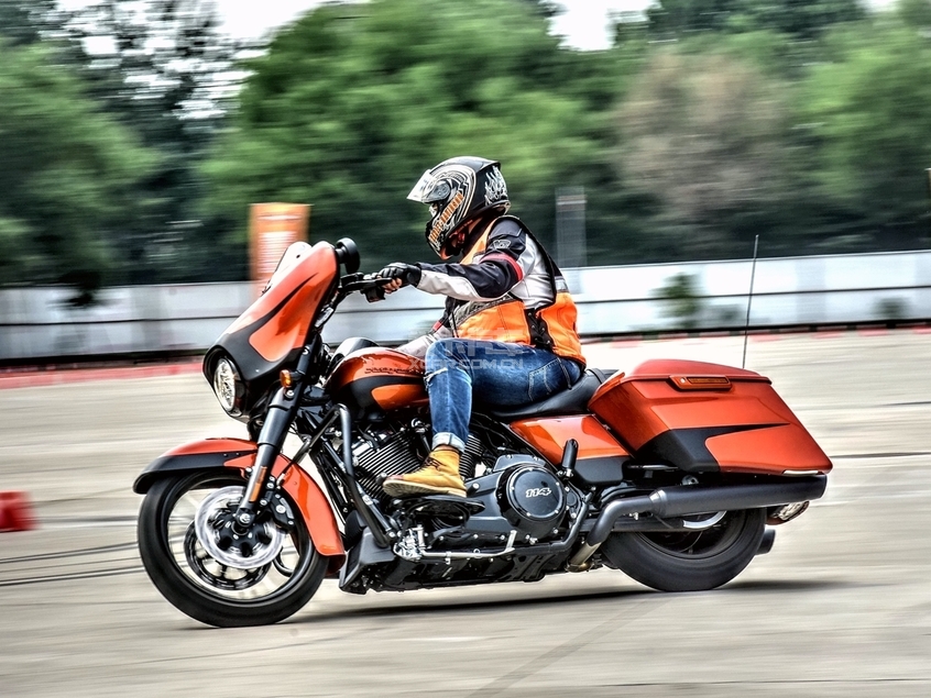 哈雷戴维森;Street Glide Special 大道滑翔 定制版