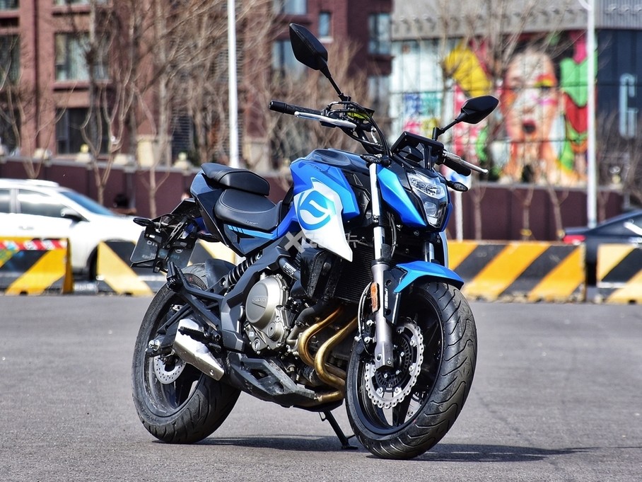 试驾2020款春风650nk