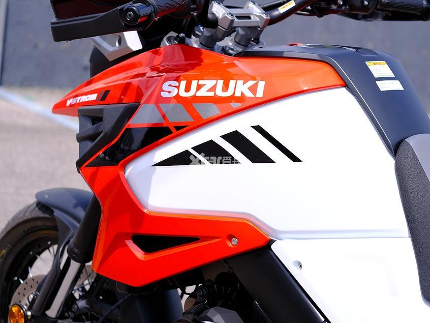 suzuki dl1050 xt