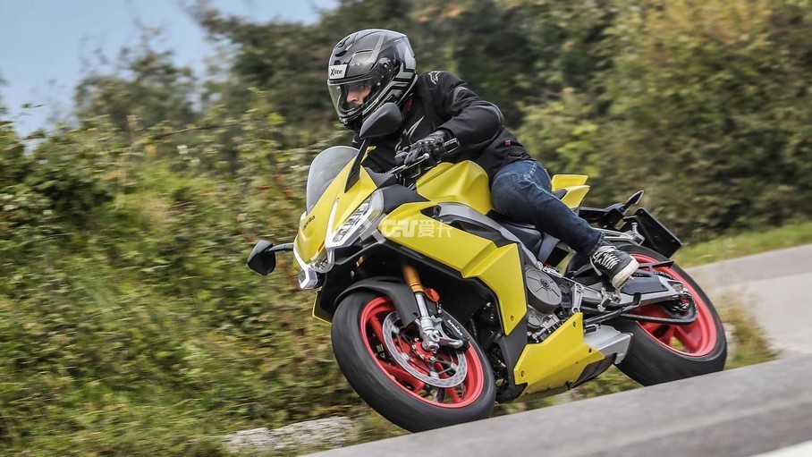 > 试驾阿普利亚 rs660