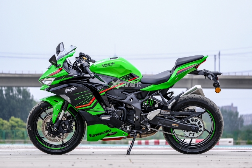 川崎Kawasaki;ZX-4R;ZX-4RR