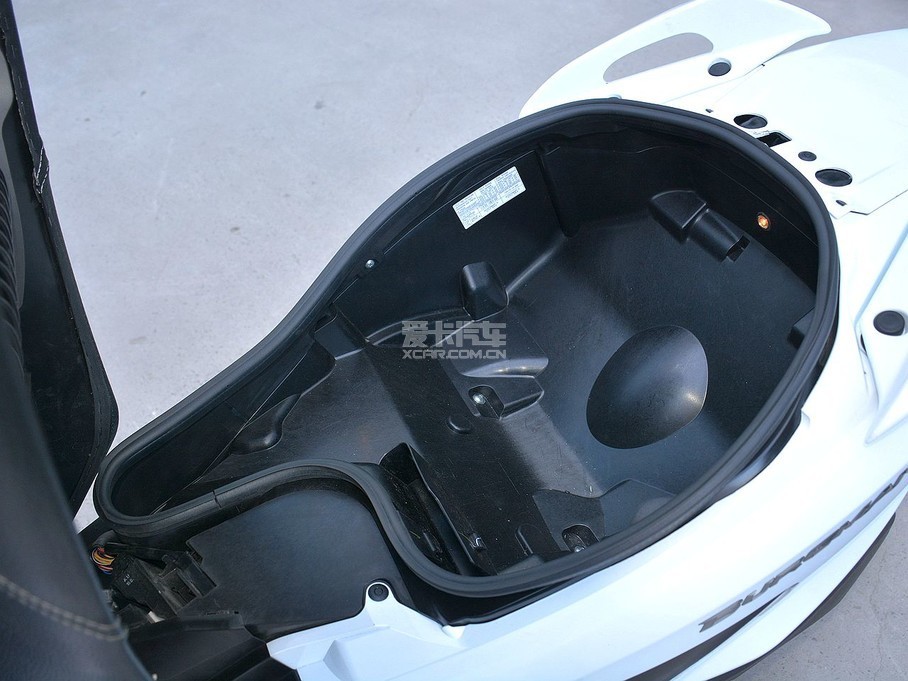 ľ BURGMAN200 200С200BURGMAN