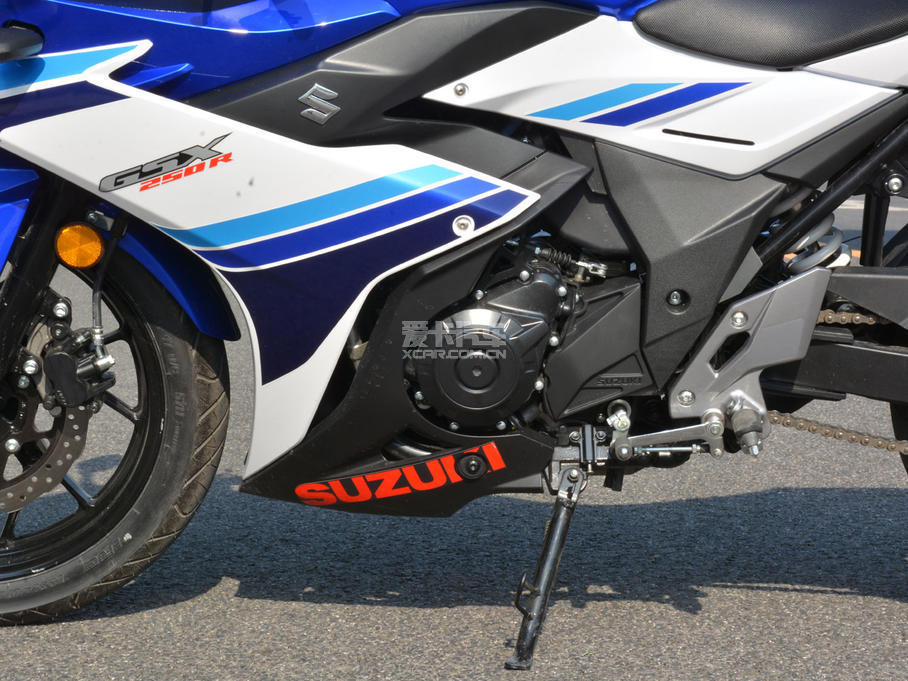 豪爵铃木跨骑车2016款gsx250r abs